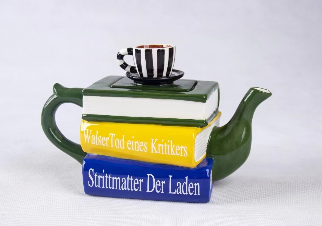Design-Kanne Bücher